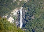 05 Zoom su cascata lungo la salita